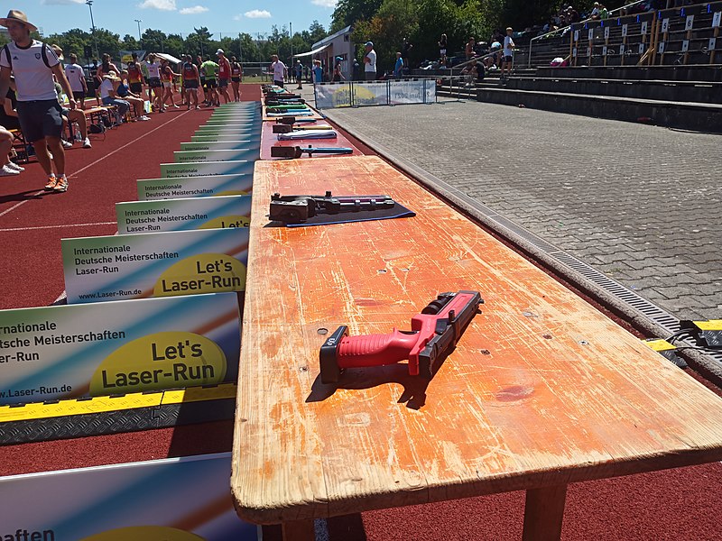 "Laser Pistols for a Laser Run (Nuremberg 2022)" by IndyMeister is licensed under CC BY-SA 4.0. 